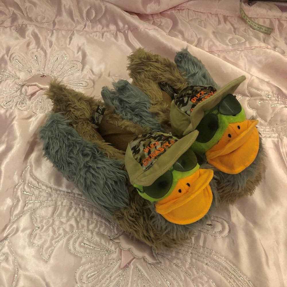Brand New Disney Donald Duck faux fur slipper